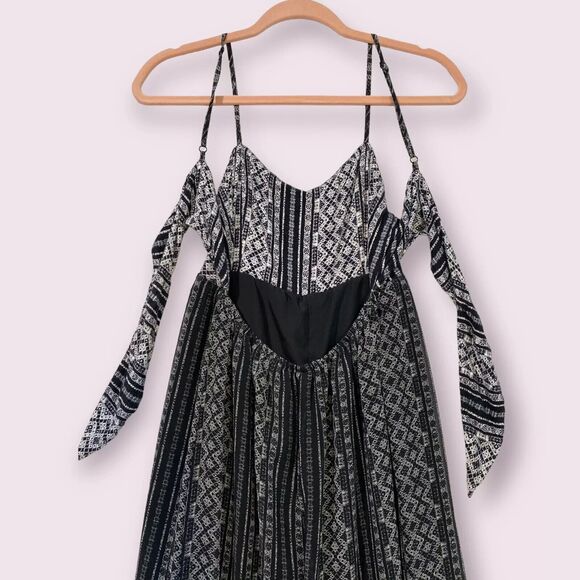 BCBGeneration Sleeveless Wide Leg Jumpsuit Size XS Sheer Black Print Summer Chic - Picture 11 of 13